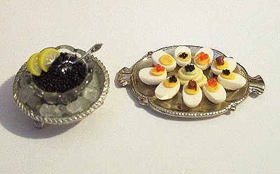 Kaviar und gefllte Eier